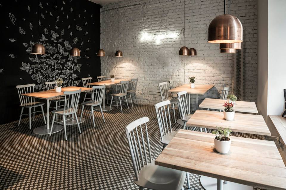 Restaurant Flooring Design: How to choose the right tiles | Engaging